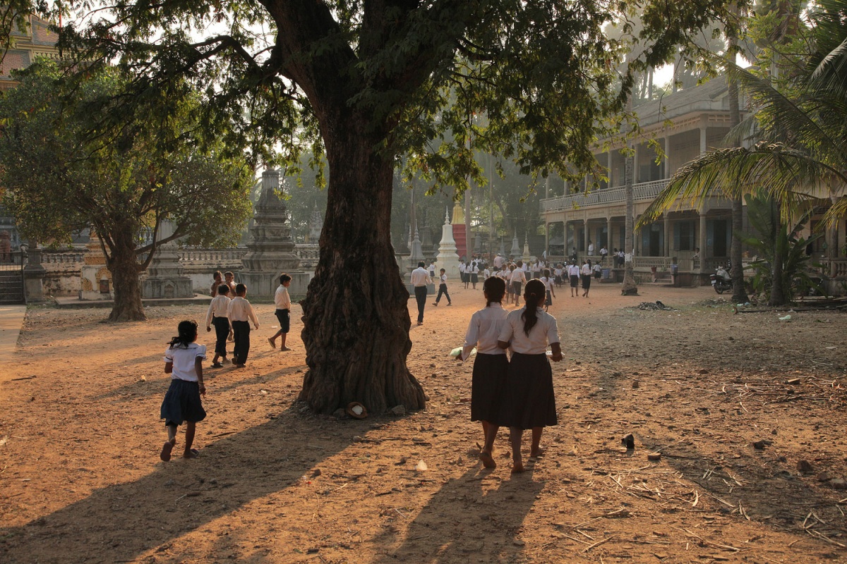 bill-hocker-school-yard-siem-reap-cambodia-2010