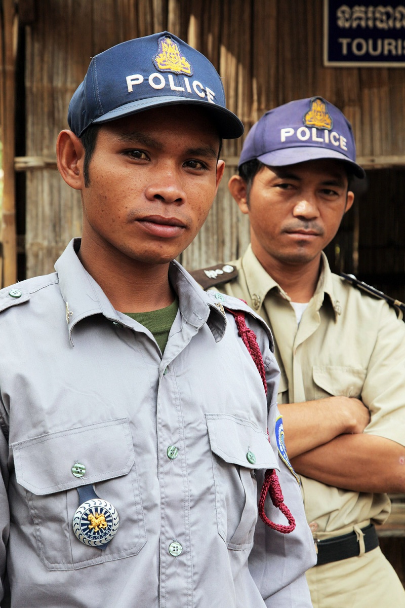 bill-hocker-tourist-police-phnom-sampow-cambodia-2010