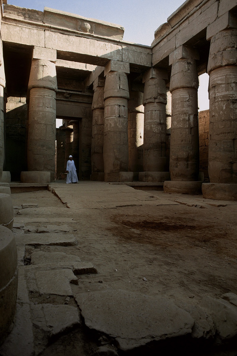 bill-hocker-temple-of-khons-karnak-egypt-1998