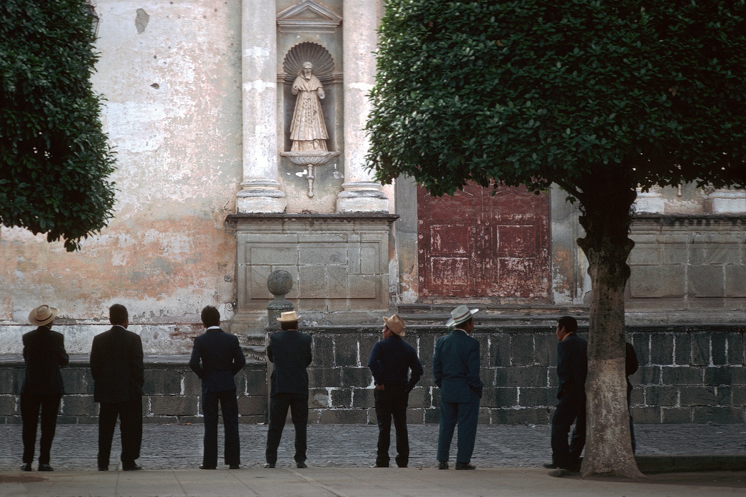bill-hocker-church-men-antigua-guatemala-1978