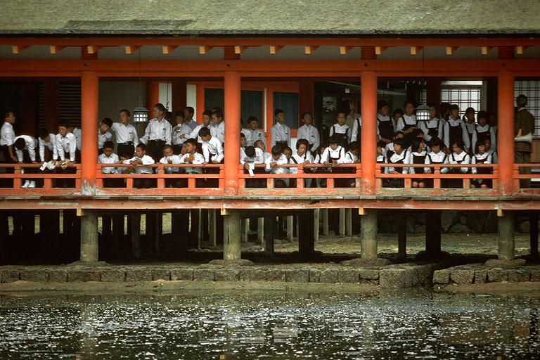 bill-hocker-itsukushima-shrine-miyajima-japan-1974