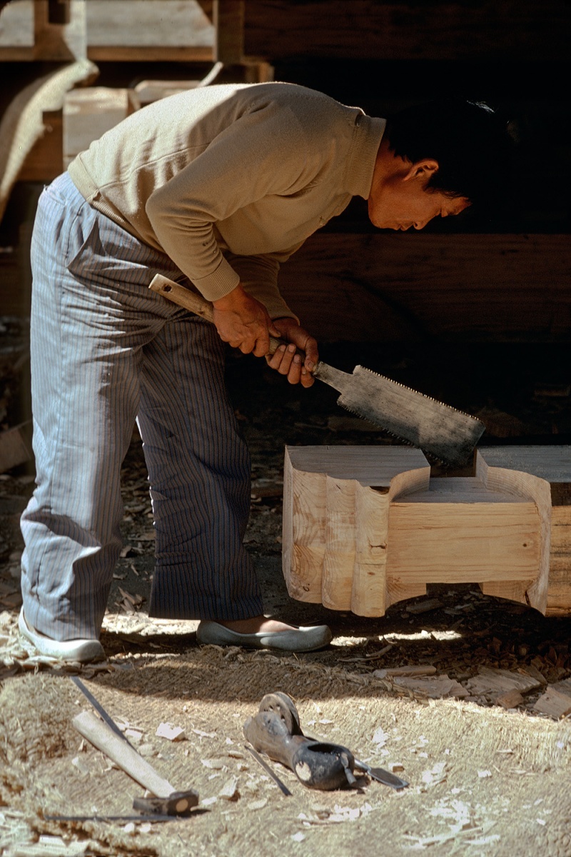 bill-hocker-carpenter-tongdo-monastery-korea-1977