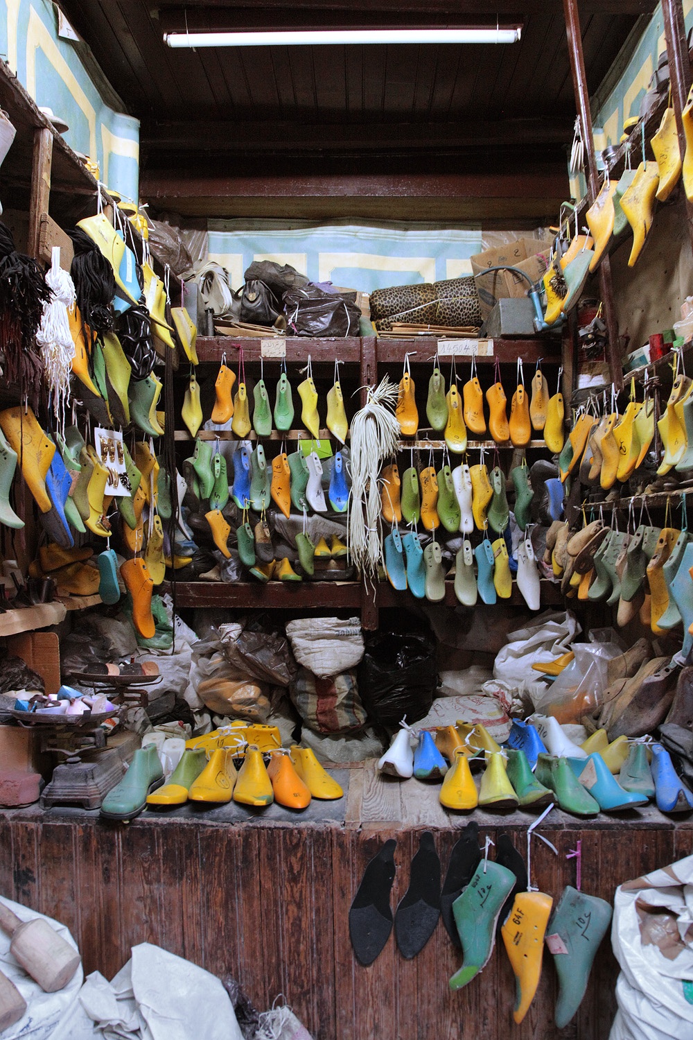 bill-hocker-shoe-forms-fes-el-bali-morocco-2013