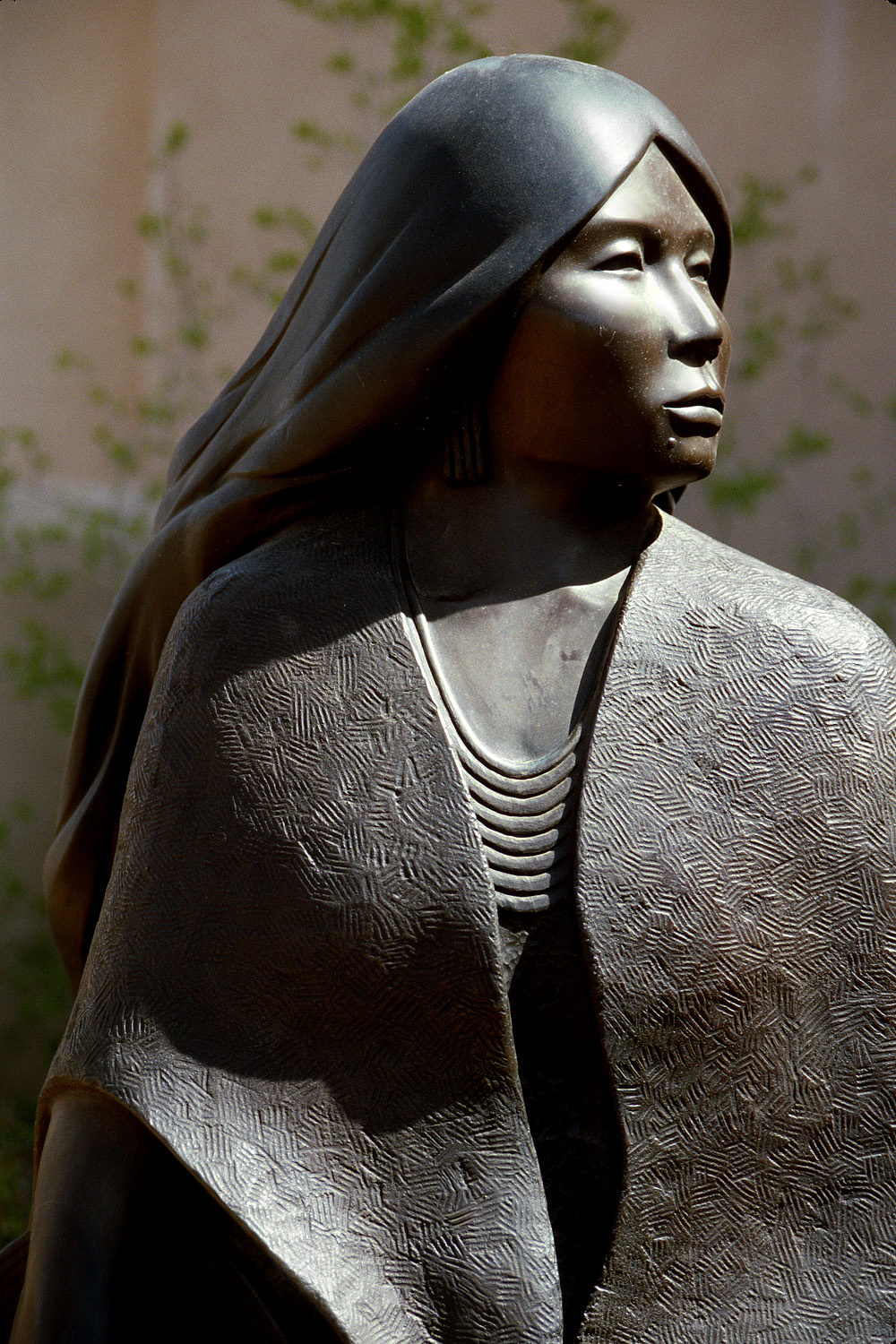 bill-hocker-at-the-museum-of-indian-arts-and-culture-santa-fe-new-mexico-2003
