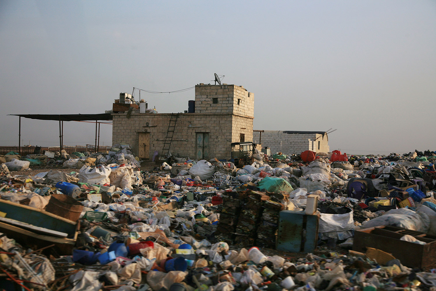 bill-hocker-recycling-center?-syria-2008