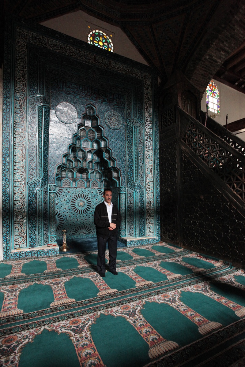bill-hocker-imam-esrefoglu-mosque-beysehir-turkey-2010