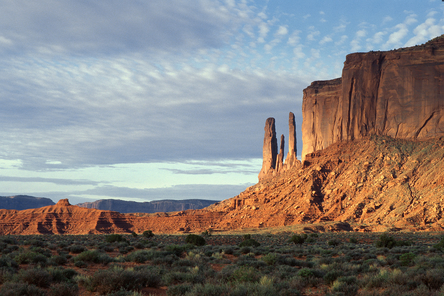 bill-hocker-three-sisters-monument-valley-tribal-park-2003