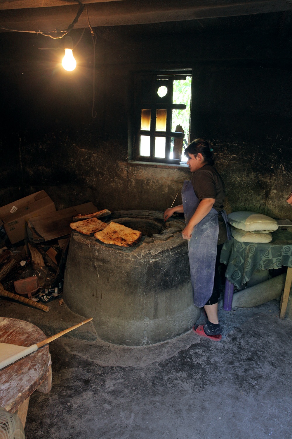 bill-hocker-baking-bread-riverside-restaurant-armenia-2013