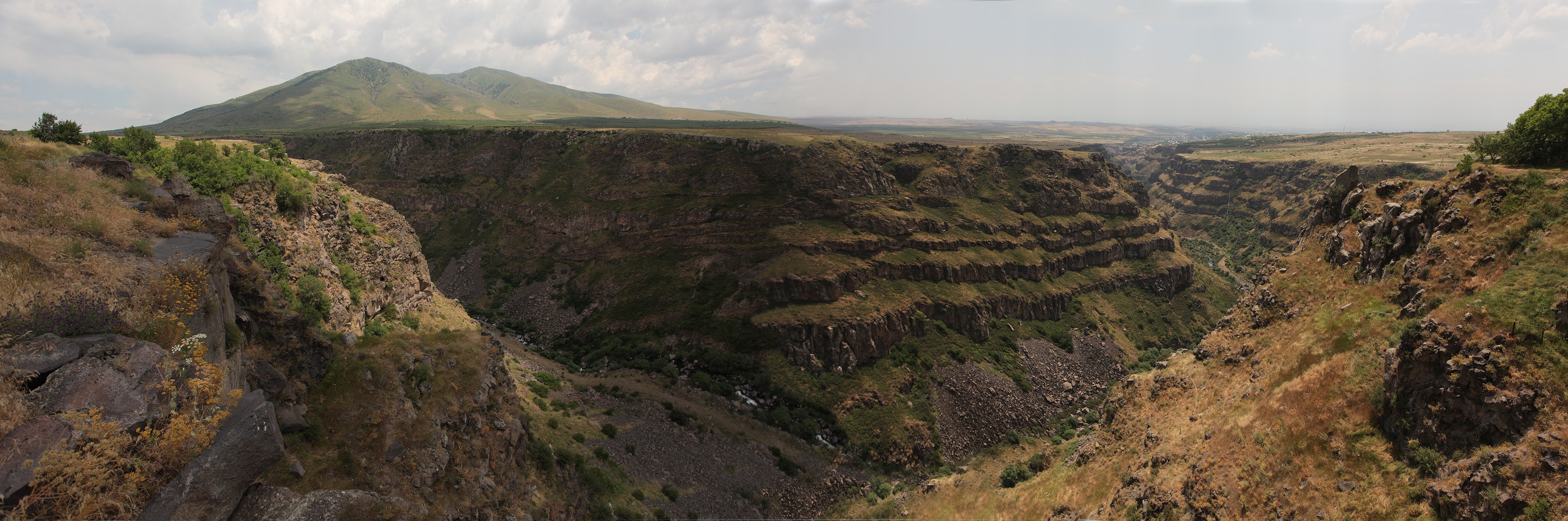 bill-hocker-gorge-at--seghmosvank-armenia-2013