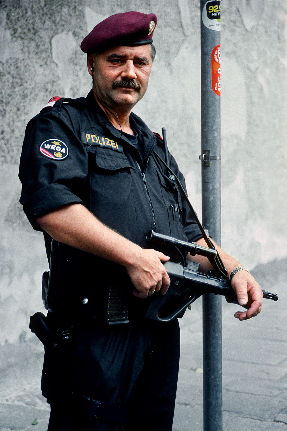 bill-hocker-embassy-guard-vienna-austria-2001