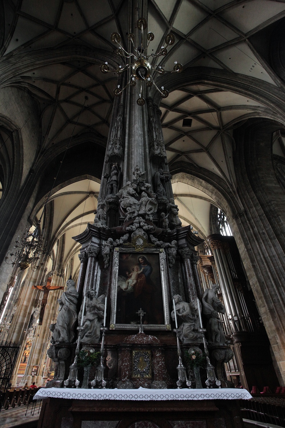 bill-hocker-st-stephen's-cathedral-vienna-austria-2013