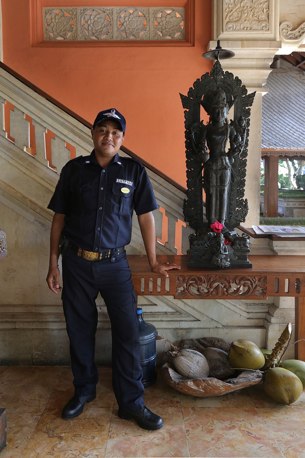 bill-hocker-hotel-guard-ubud-bali-indonesia-2016