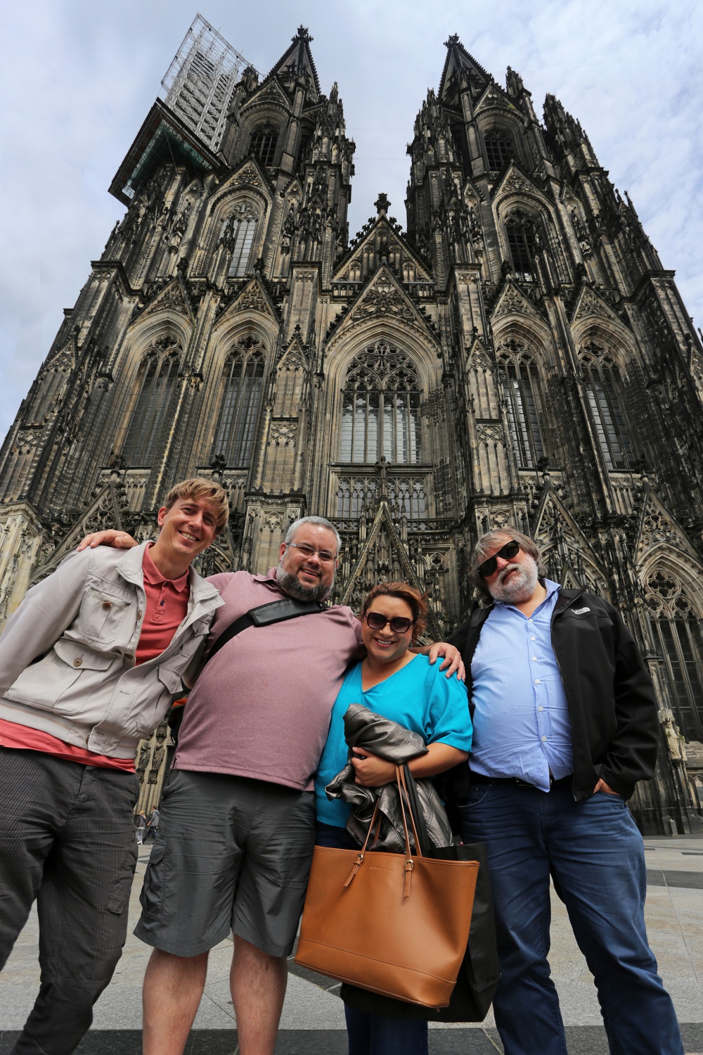 bill-hocker-world-tours-crew-cologne-cathedral-cologne--germany-2016