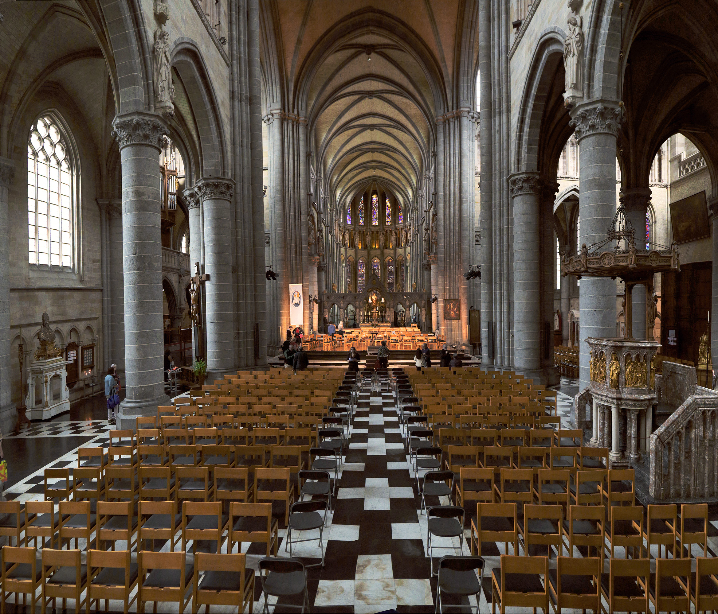 bill-hocker-st-martin's-cathedral-ypres-belgium-2016