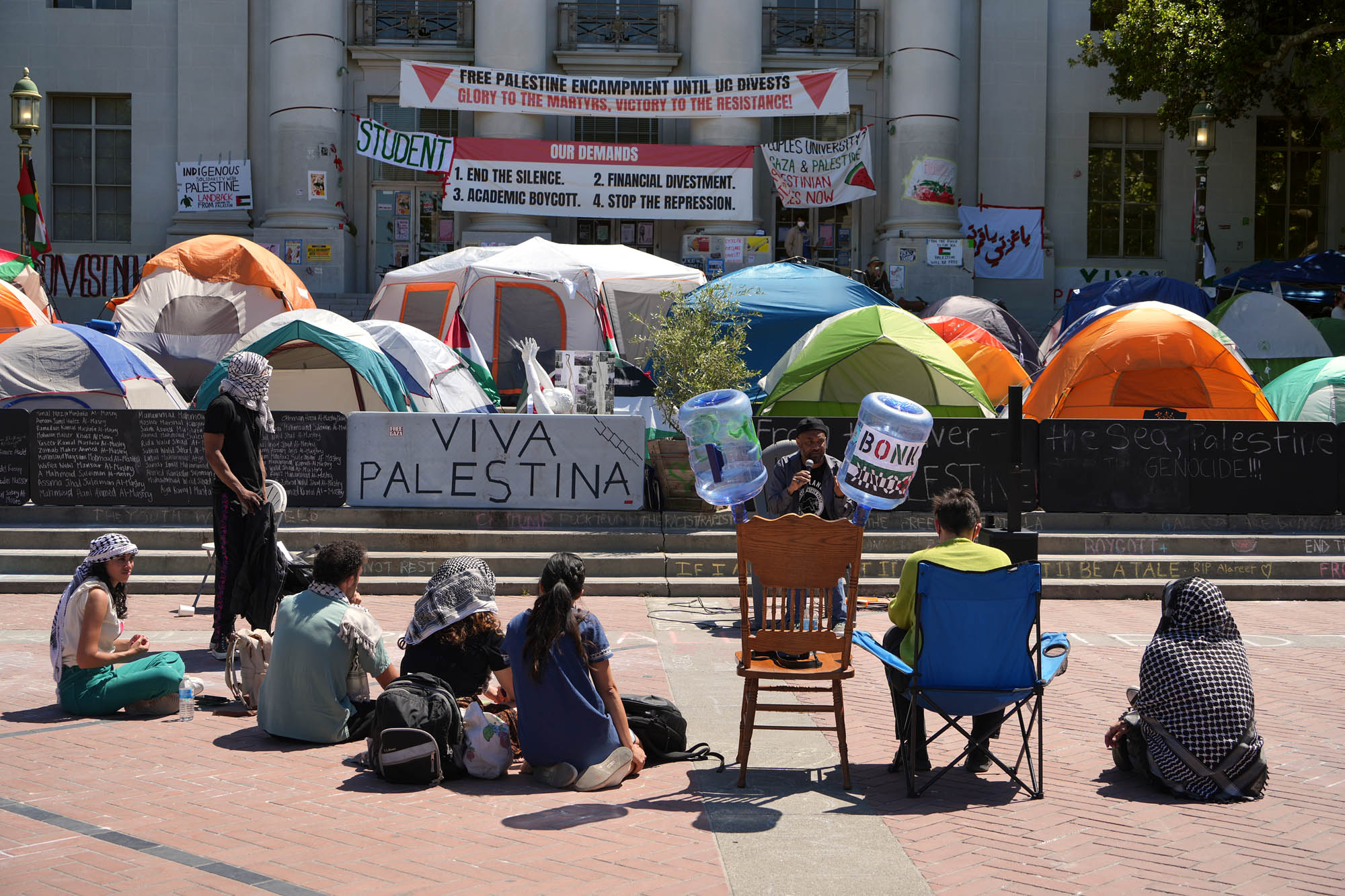 bill-hocker-teach-in-gaza-protest-sproul-plaza-uc-berkeley-berkeley-california-2024