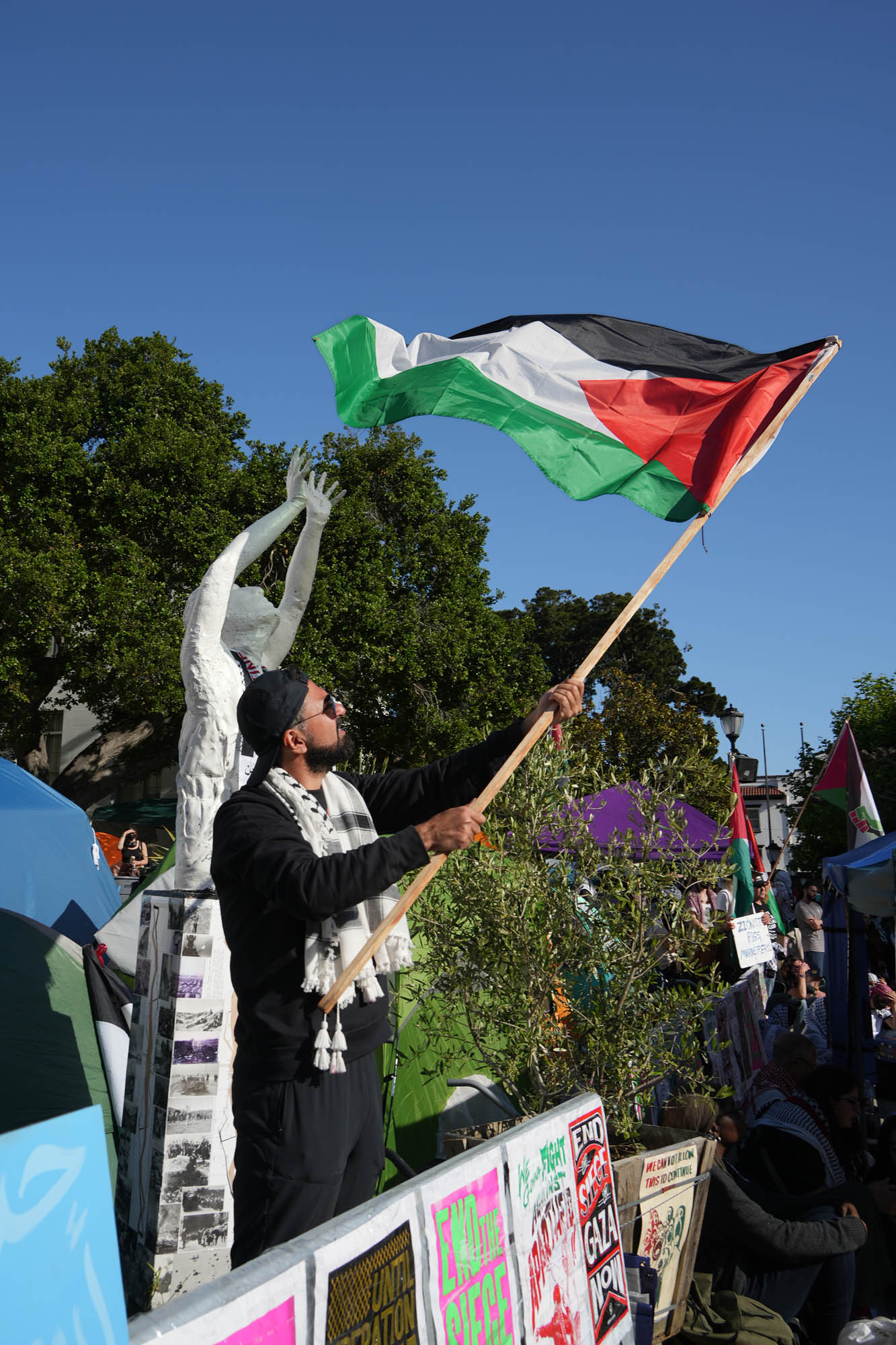 bill-hocker-gaza-protest-sproul-plaza-uc-berkeley-berkeley-california-2024