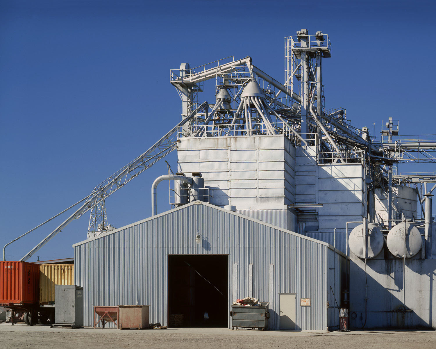 bill-hocker-feed-mill-petaluma-california-1978