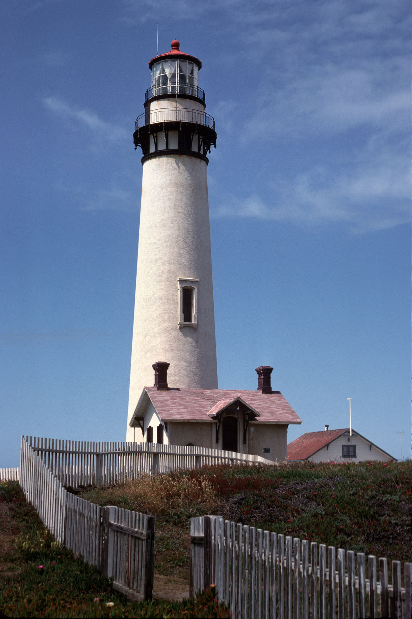 bill-hocker-lighthouse-pigeon-point-california-1988