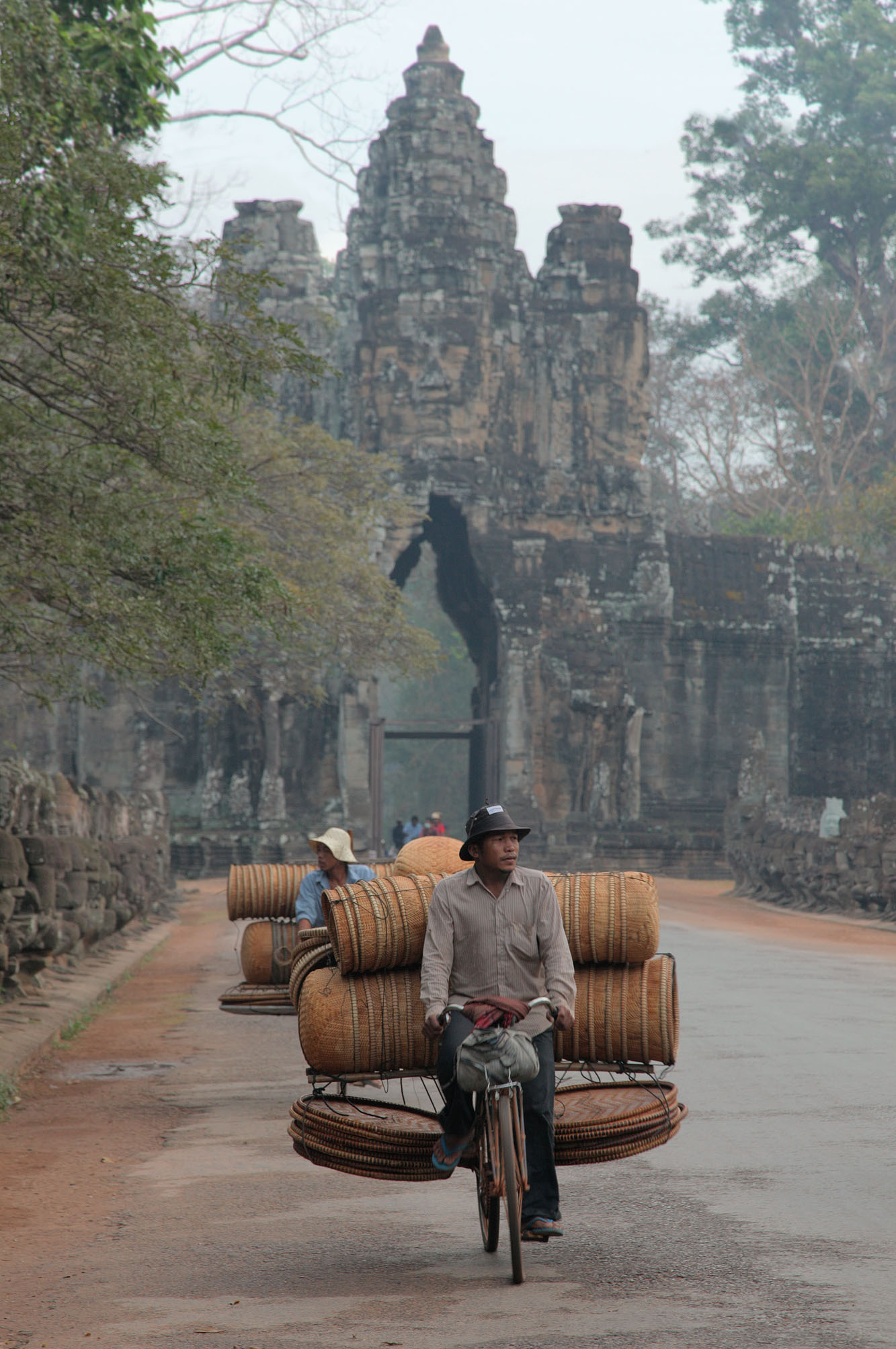 bill-hocker-south-gate-angkor-thom-cambodia-2010