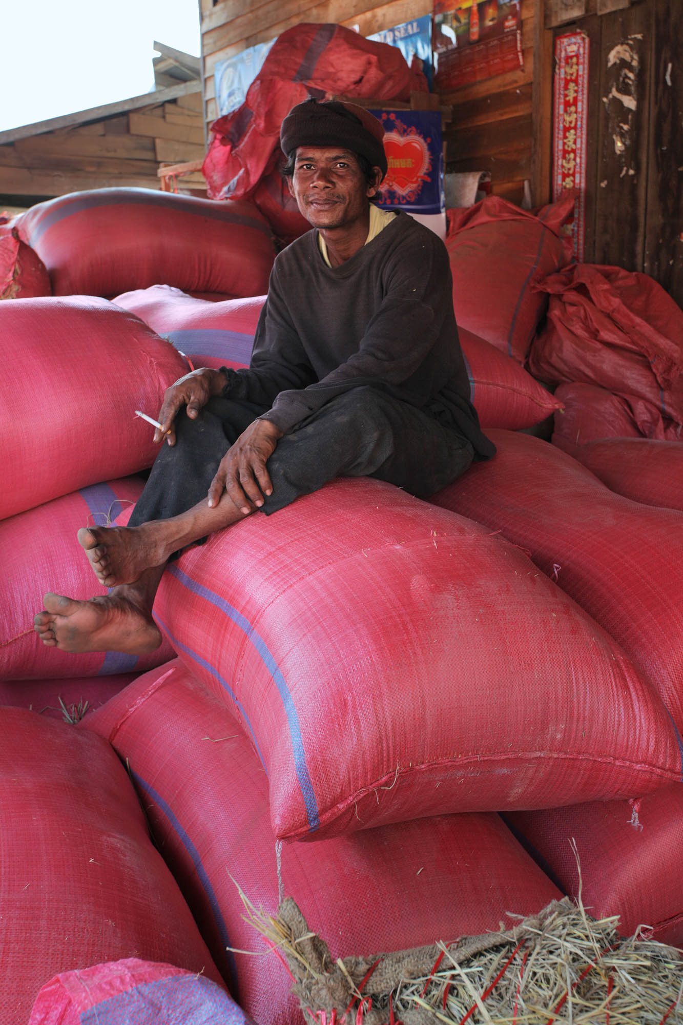 bill-hocker-market-bantey-chamar-cambodia-2010