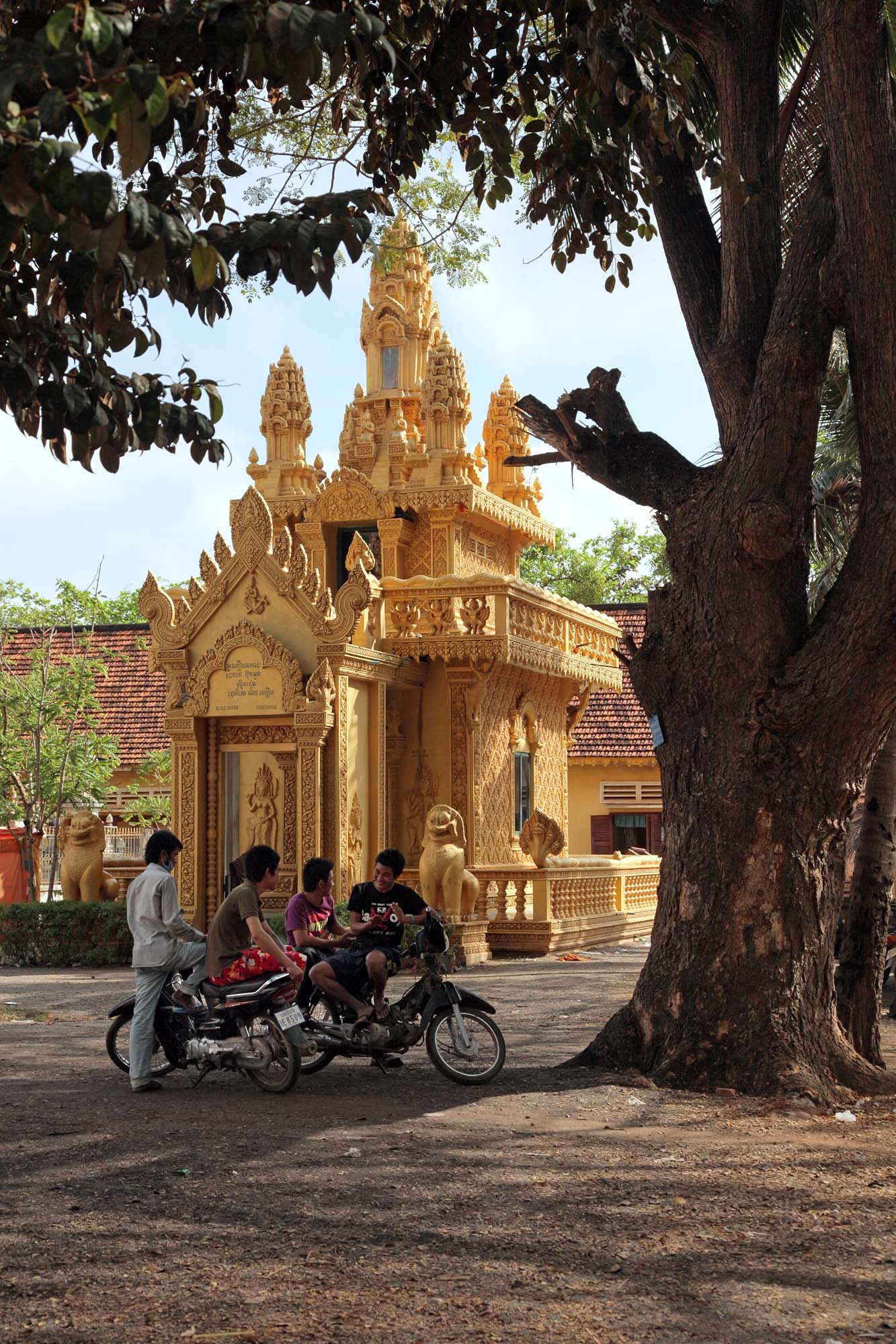 bill-hocker-shrine-phnom-sampow-cambodia-2010