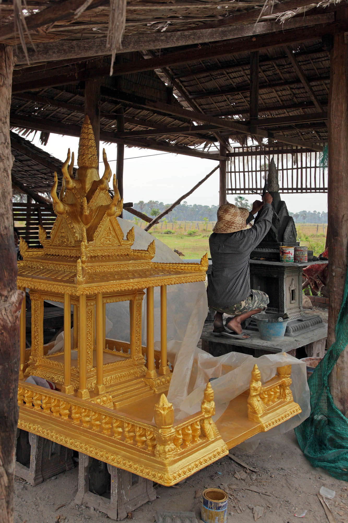 bill-hocker-shrine-maker-near-siem-reap-cambodia-2010