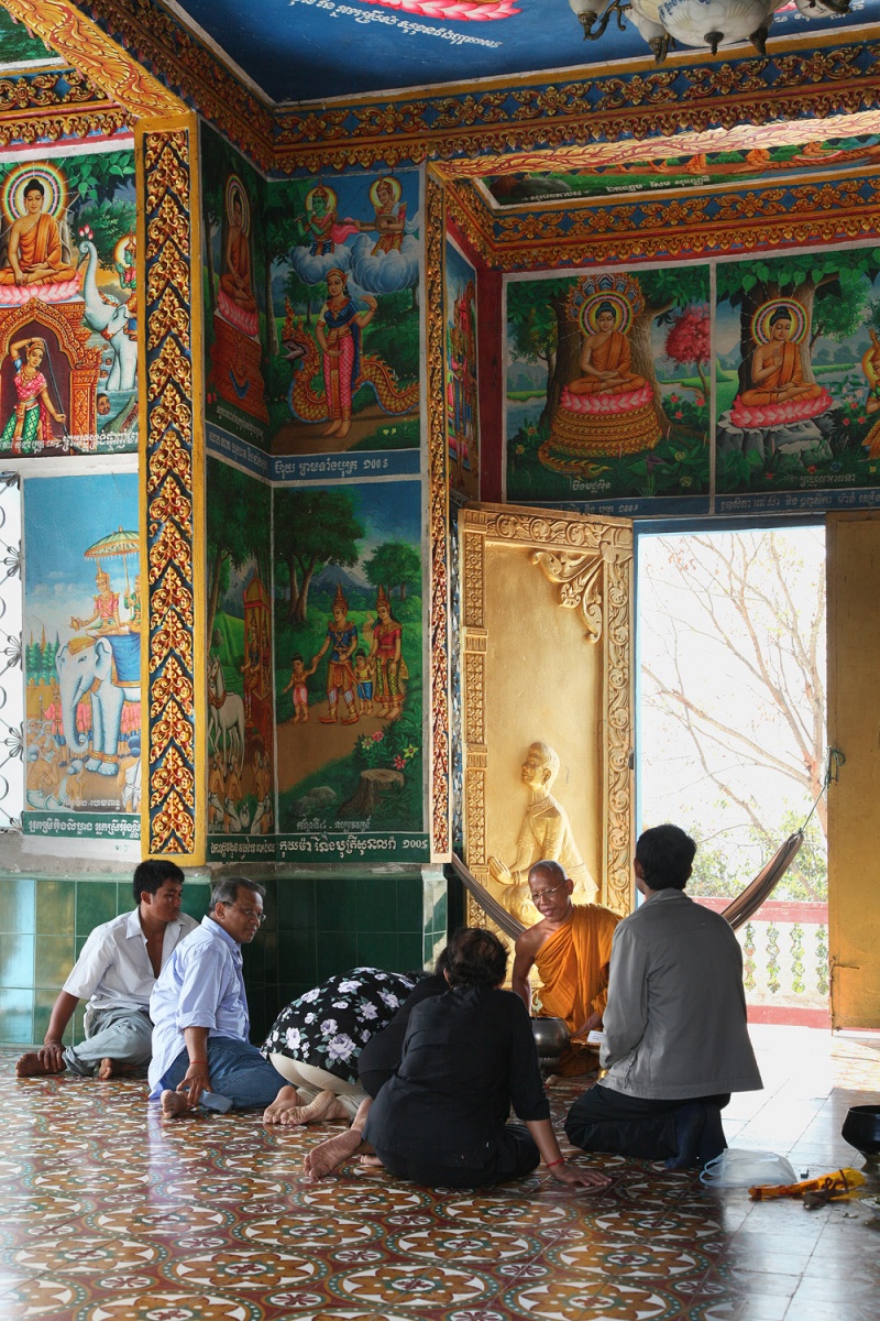 bill-hocker-temple-blessing-phnom-sampeau-cambodia-2010