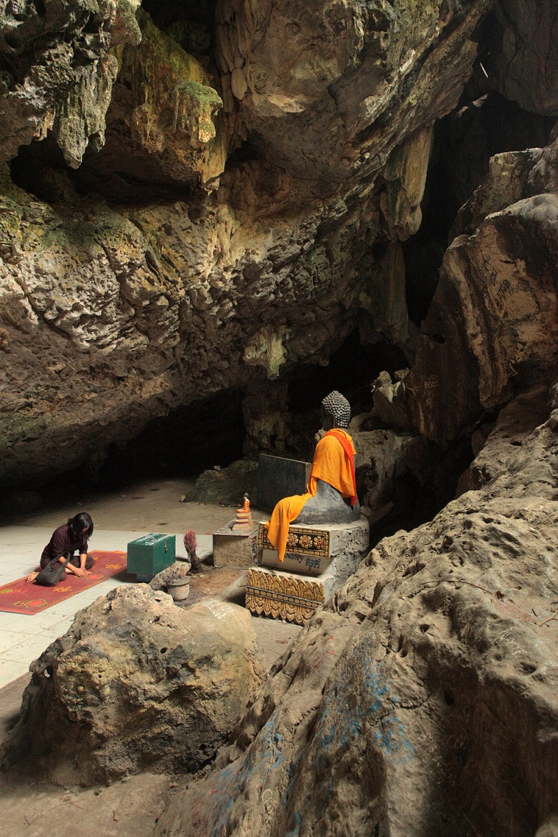 bill-hocker-pkar-slar-cave-phnom-sampow-cambodia-2010