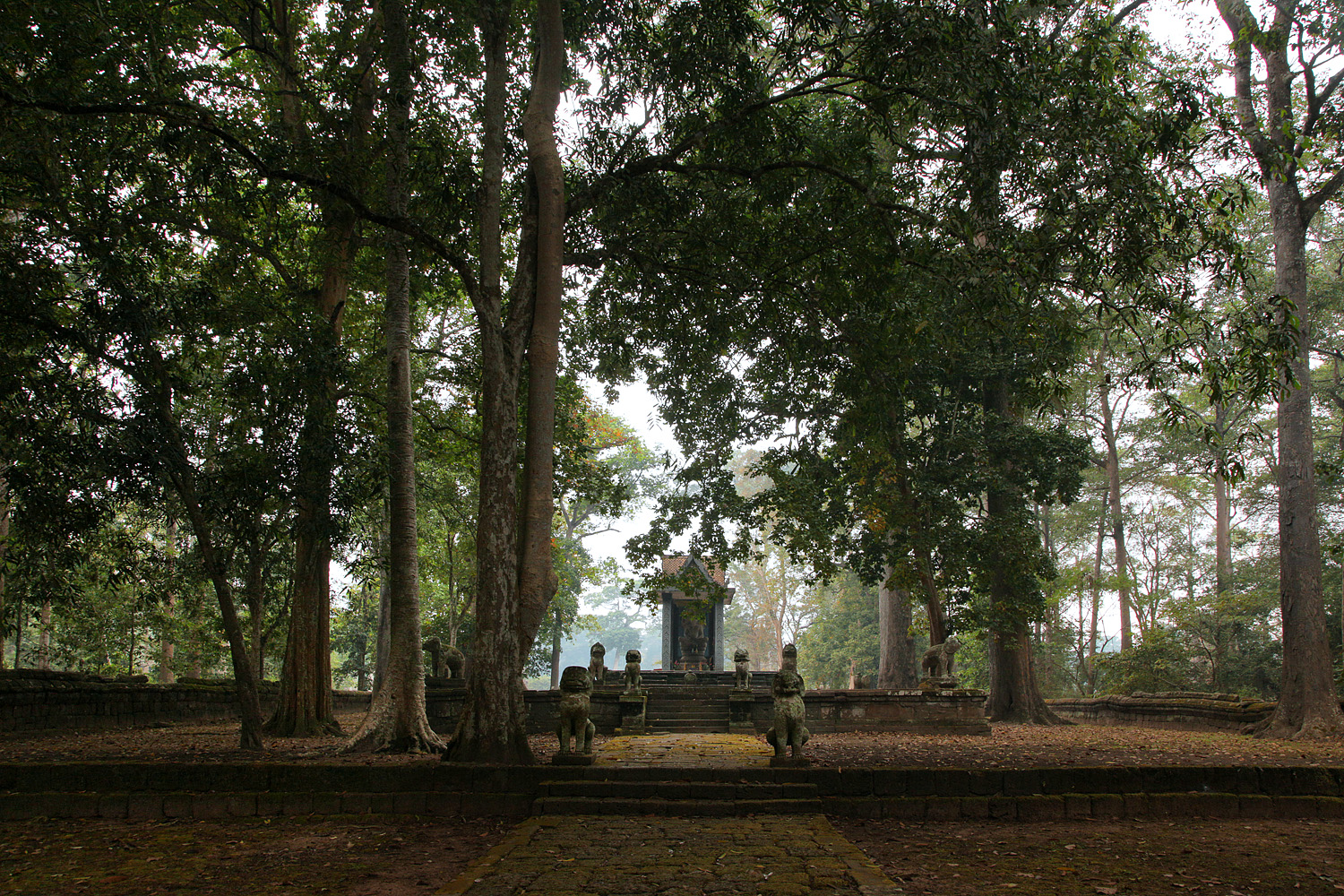 bill-hocker-prampi-lveng-pagoda-angkor-cambodia-2010