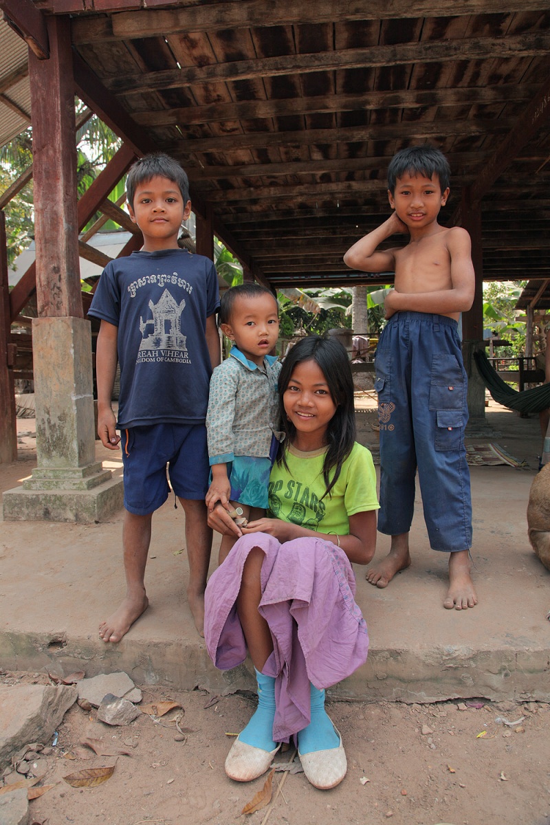 bill-hocker-kids-phumi-??-cambodia-2010