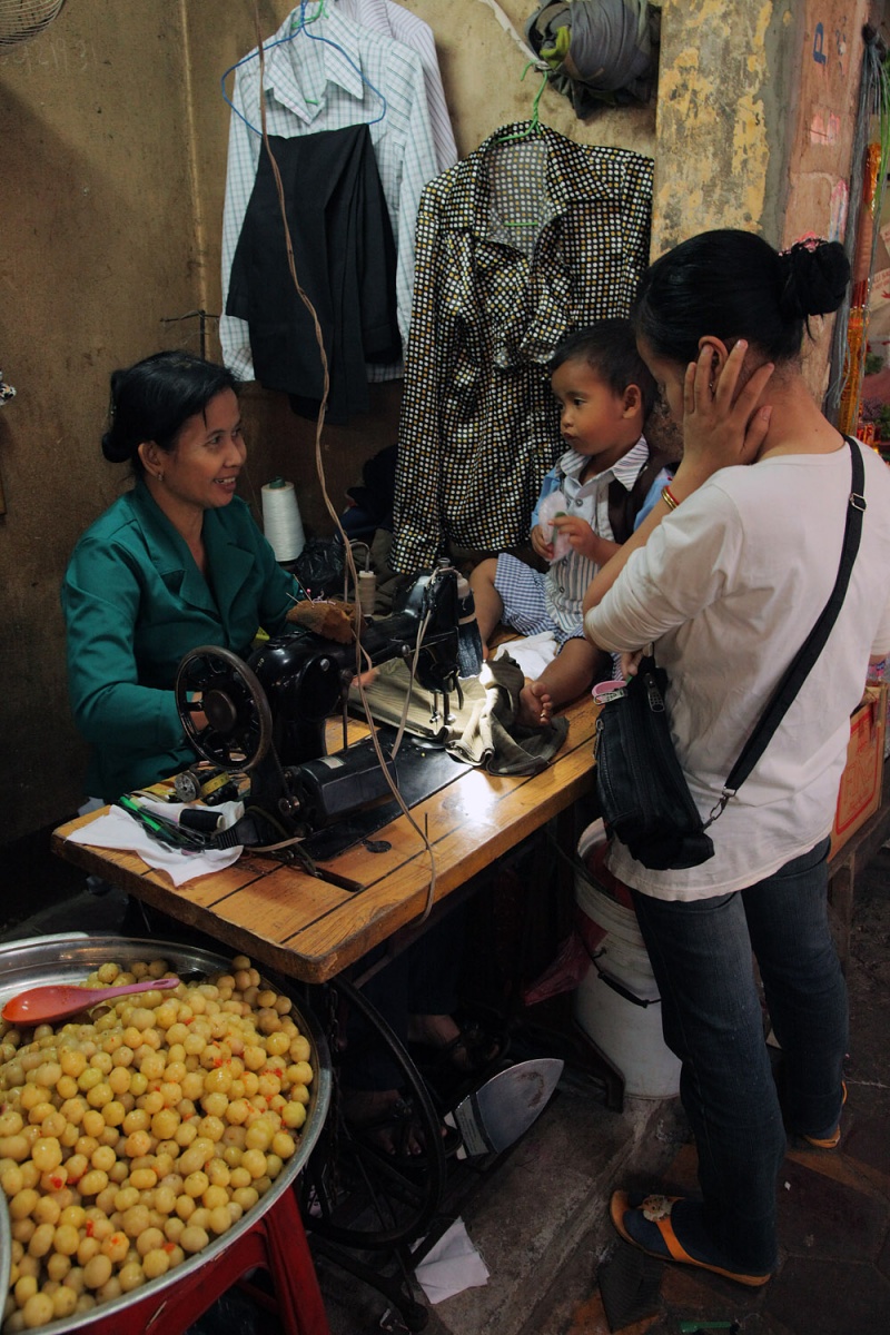 bill-hocker-seamstress-siem-reap-cambodia-2010