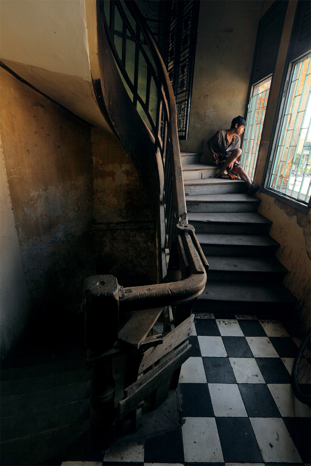 bill-hocker-colonial-staircase-phnom-penh-cambodia-2010