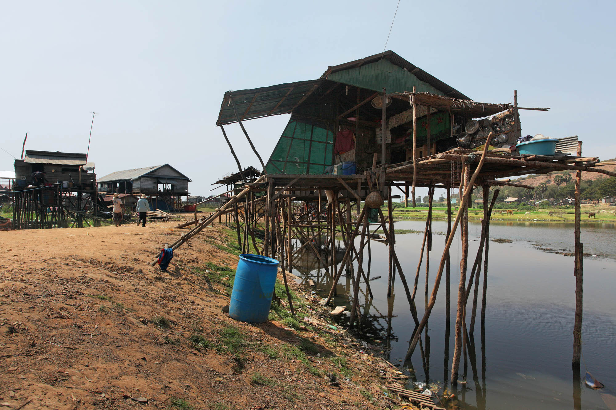 bill-hocker-stilt-houses-tonle-sap-lake-cambodia-2010