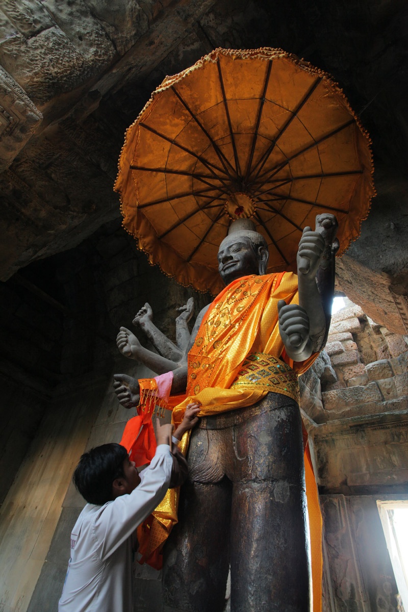 bill-hocker-vishnu-ankor-wat-angkor-campodia-2010