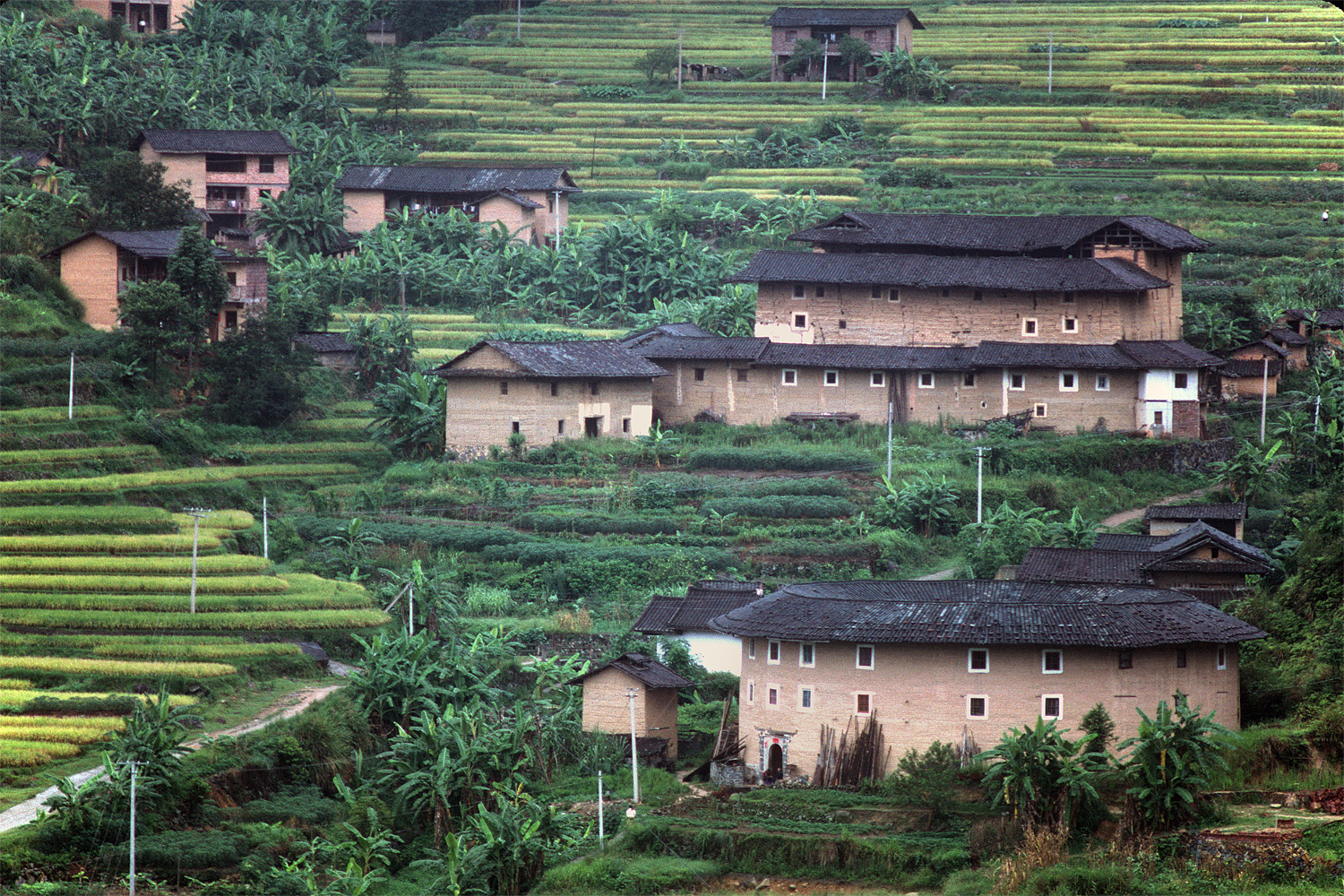 bill-hocker-clan-houses-fujian-province-china-2002