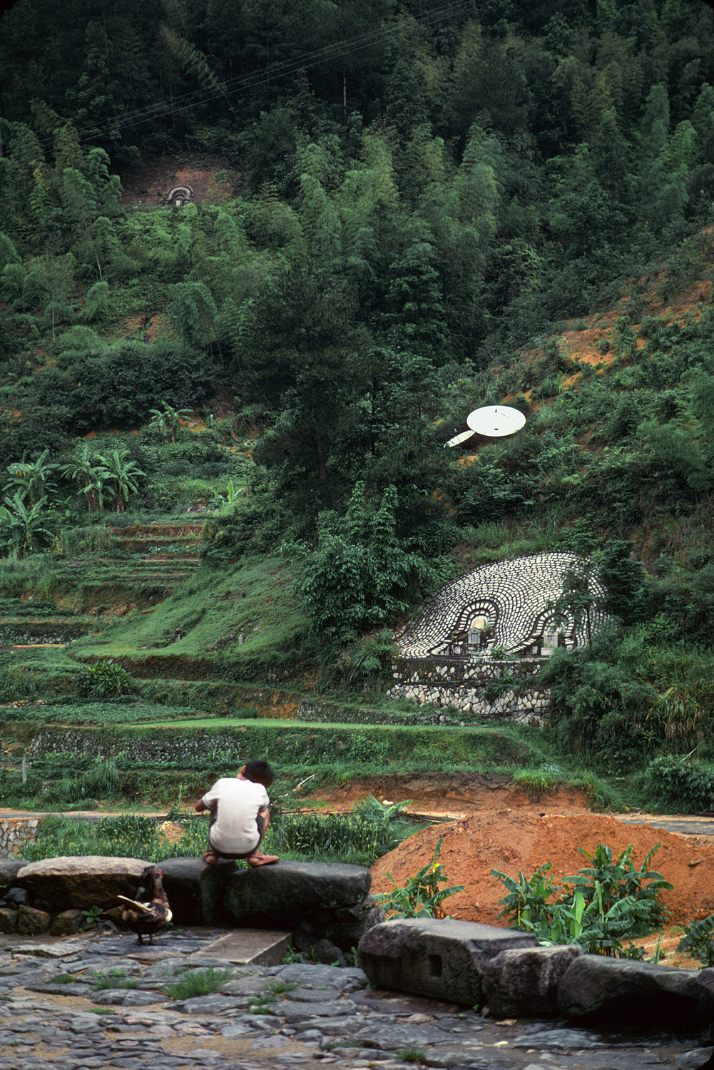 bill-hocker-graves-and-satelite-dishes-fujian-province-china-2002