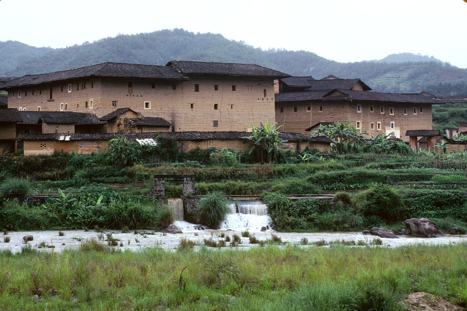 bill-hocker-clan-houses-fujian-province-china-2002