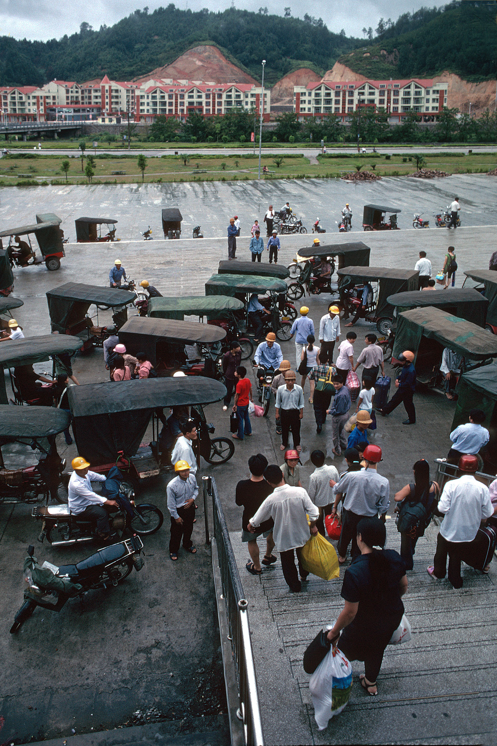 bill-hocker-train-station-fujian-china-2002