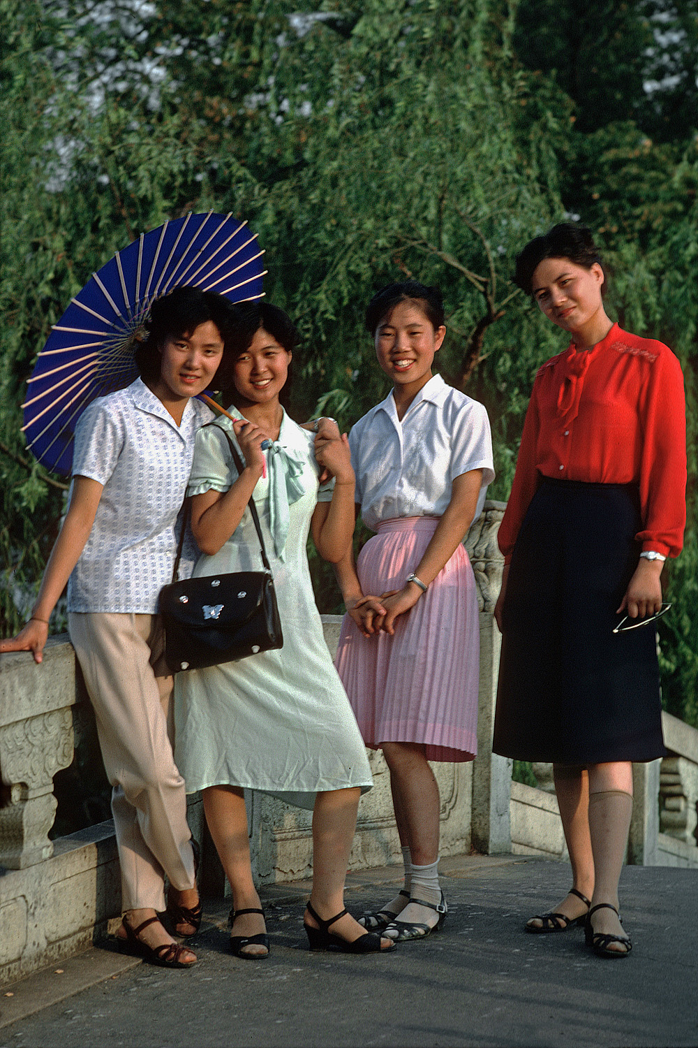 bill-hocker-girlfriends-hangzhou-china-1981