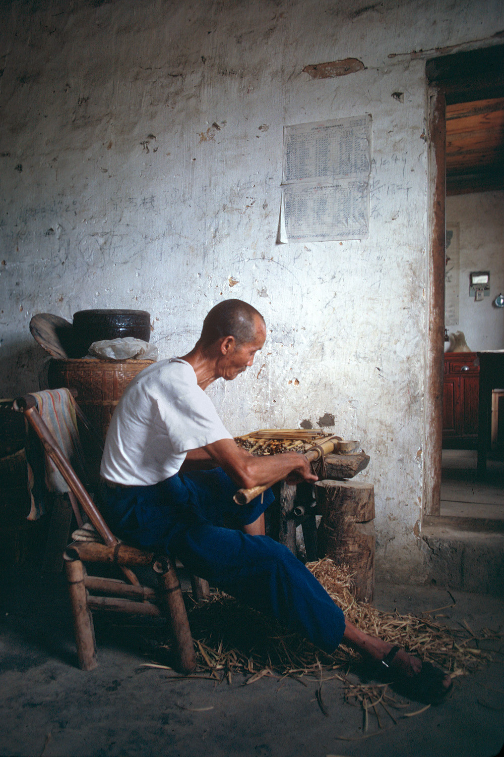 bill-hocker-chopstick-maker?-juihuazhen-anhui-china-1981