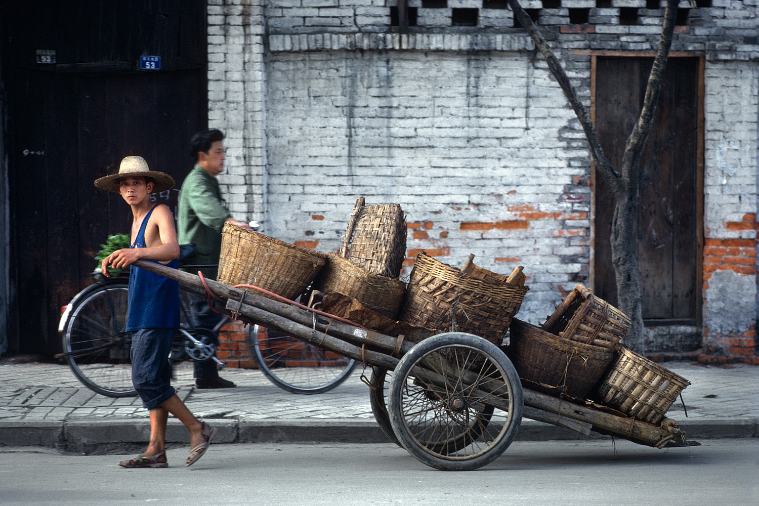 bill-hocker-chengdu-sichuan-china-1981