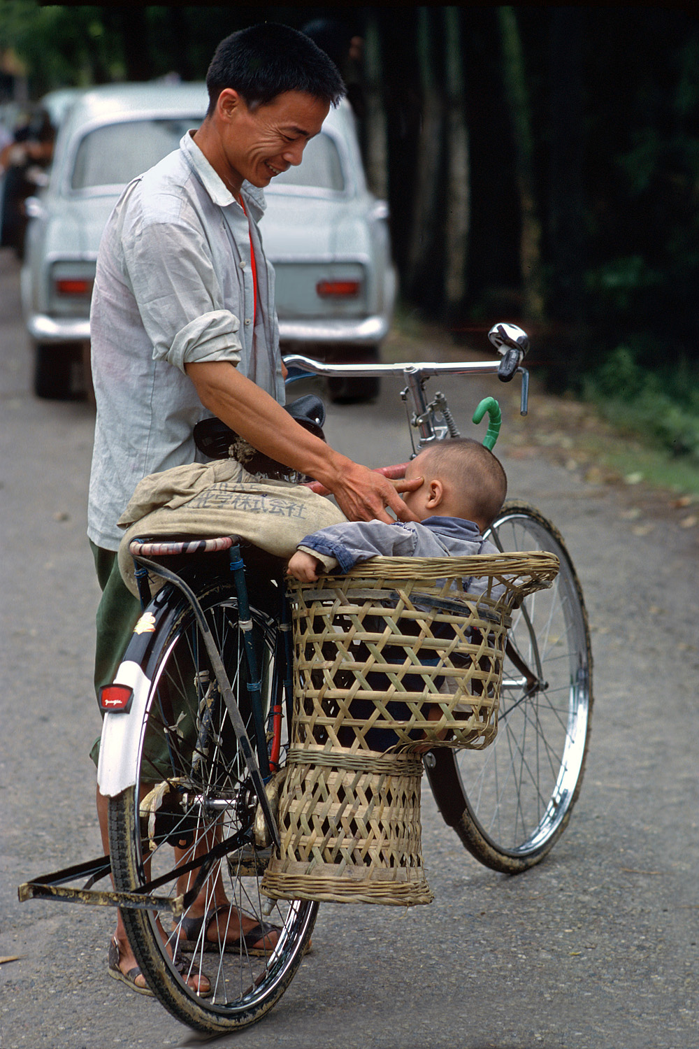 bill-hocker-leshan-sichuan-china-1981