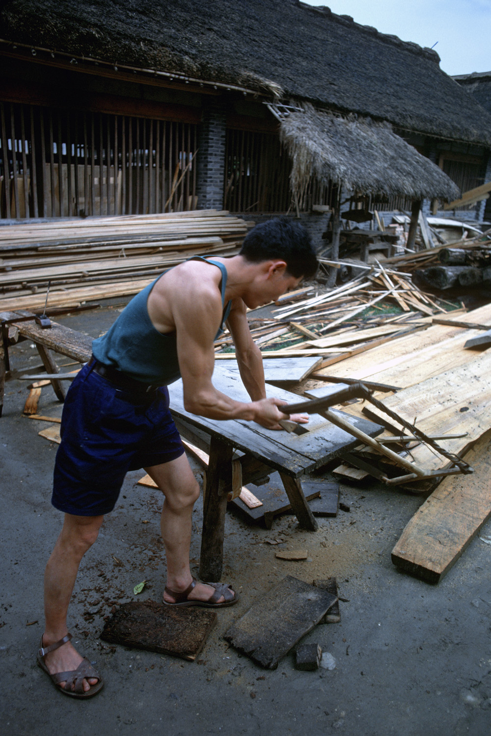 bill-hocker-carpenter-sichuan-china-1981