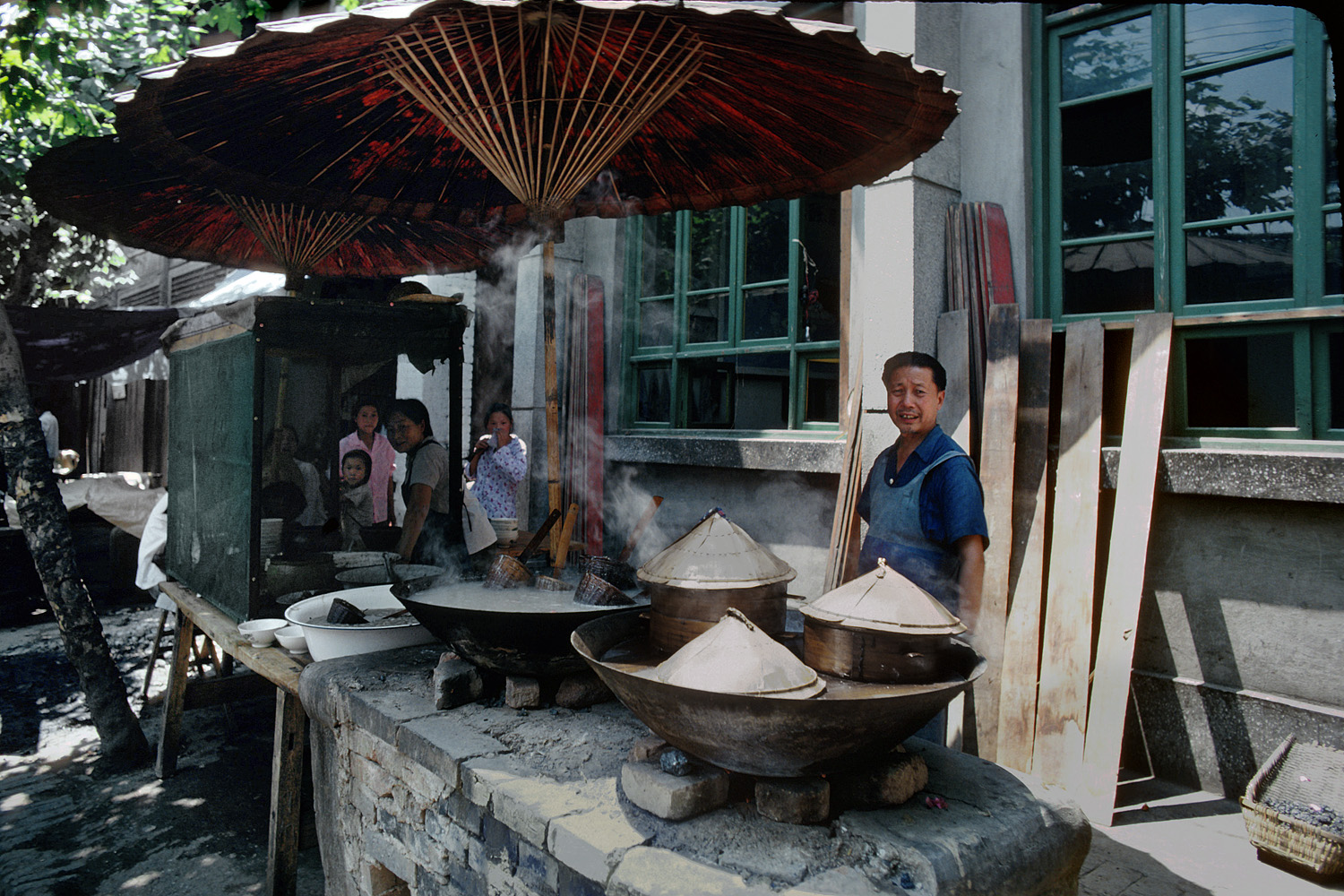 bill-hocker-zhou-chengdu-sechuan-china-1981