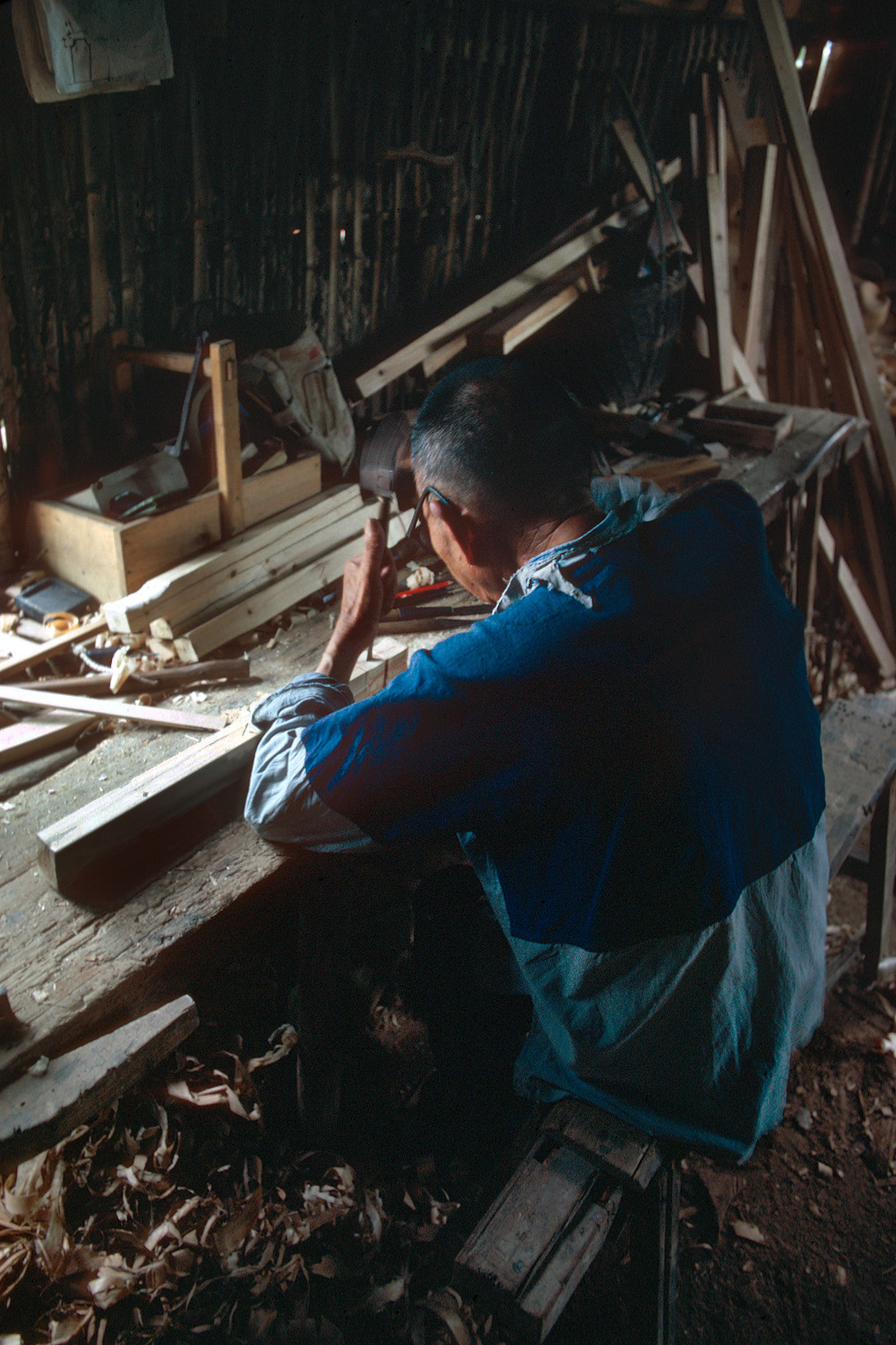 bill-hocker-woodworker-sie-sen-museum-anhui-china-1981