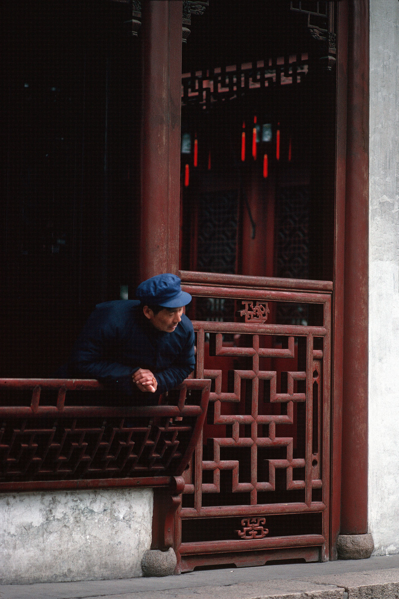 bill-hocker-window-seat-shanghai-china-1988