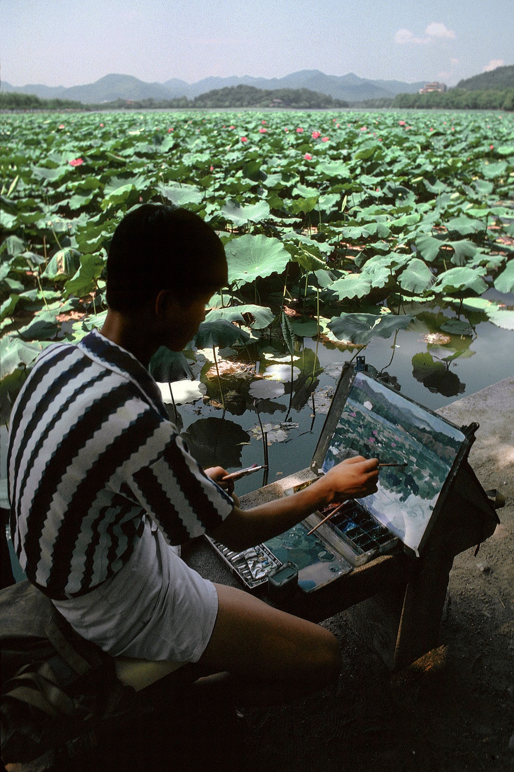 bill-hocker-lake-artist-hangzhou-china-1981