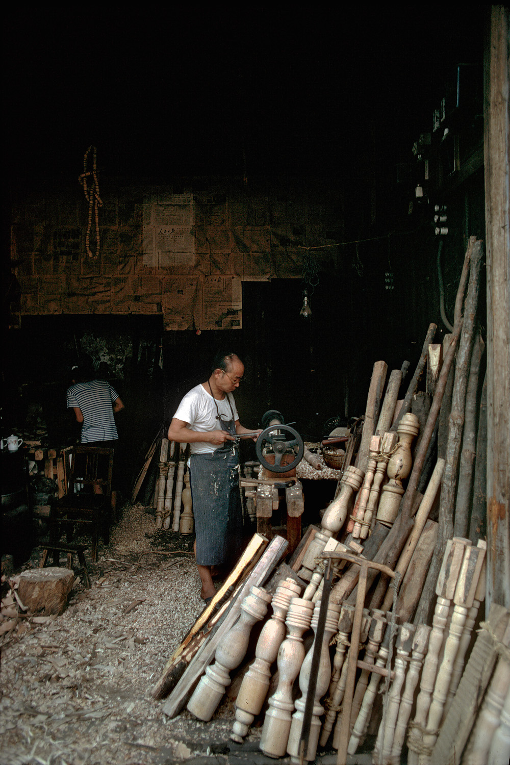 bill-hocker-woodworker-tungxi-sen-anhui-china-1981