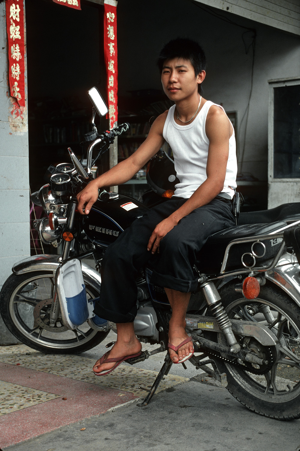 bill-hocker-motorcycle-fujian-china-2002