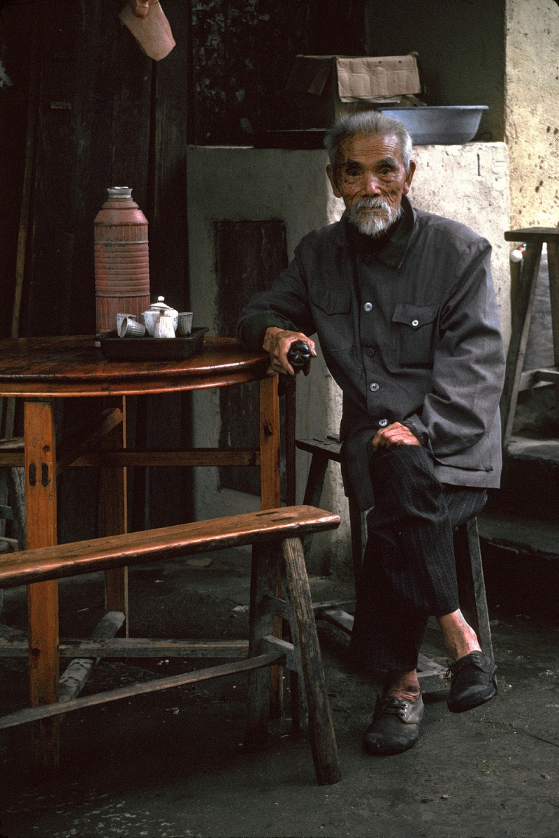 bill-hocker-teahouse-xiayang-village-fujian-china-2002